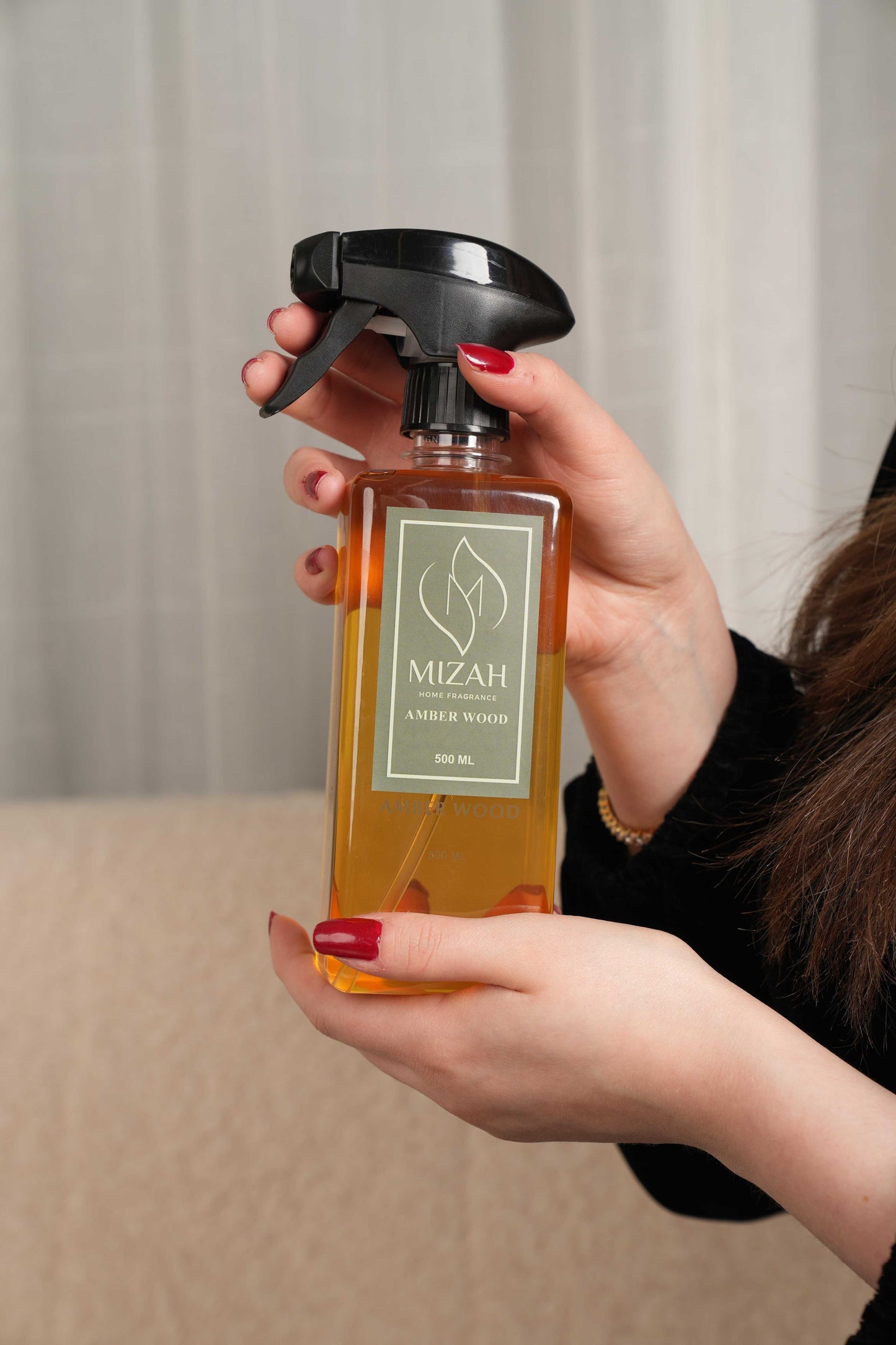 Mizah Perfume Spray – Amber - Wood Essence.